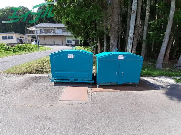 フレンドリー幌馬車の物件外観写真